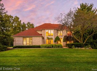 4088 Parkstone Ct, Troy, MI
