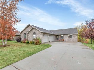 3821 Scotchman Cir, Green Bay, WI 54311