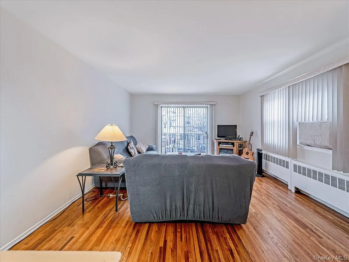 3 bed, 2227 sqft, $4,500 — Photo 3