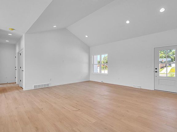 5th image of 2615 N 7th STREET