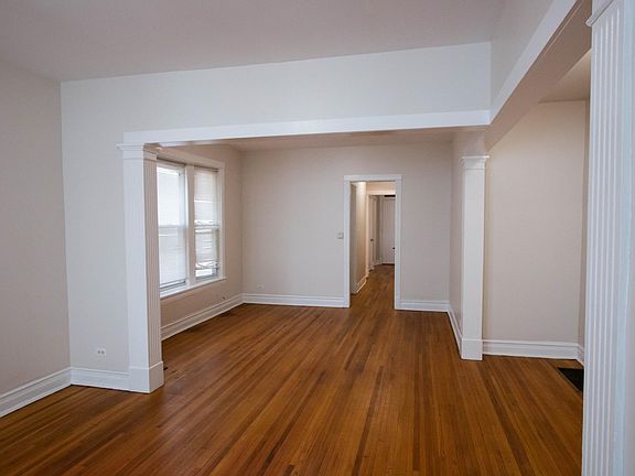 3rd image of 7216 S Cornell Ave #1
