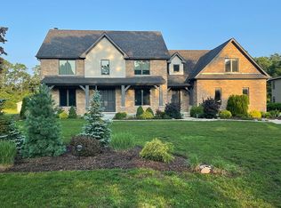 2176 Grange Rd, Highland Park, IL 60035