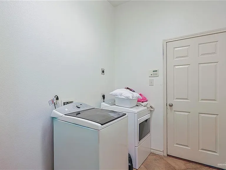 2806 San Eduardo St — Photo 36