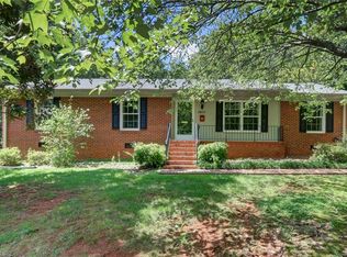 2617 Gracewood Dr, Greensboro, NC 27408