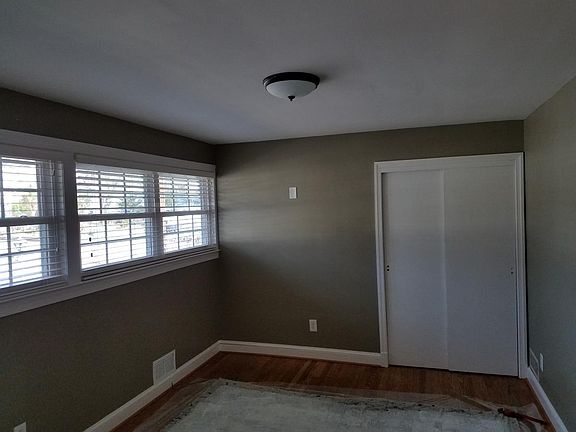 4th image of 214 Dewey Dr #House