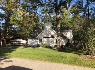 61 Collie St, Williams Bay, WI 53191