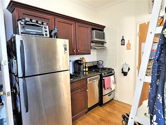 3rd image of 120 Sullivan St APT 4C