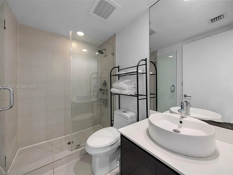 31 SE 6th St #907 — Photo 11