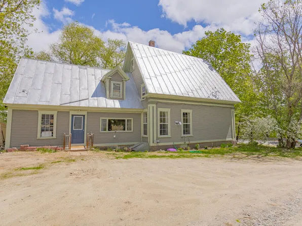 26 Starks Road, New Sharon, ME 04955