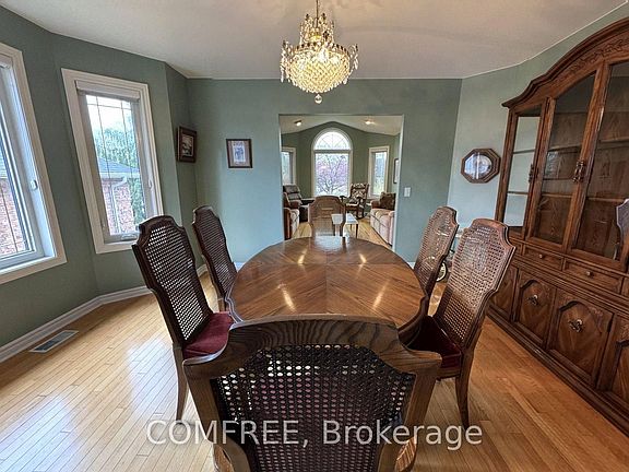 5th image of 372 E Puce Rd