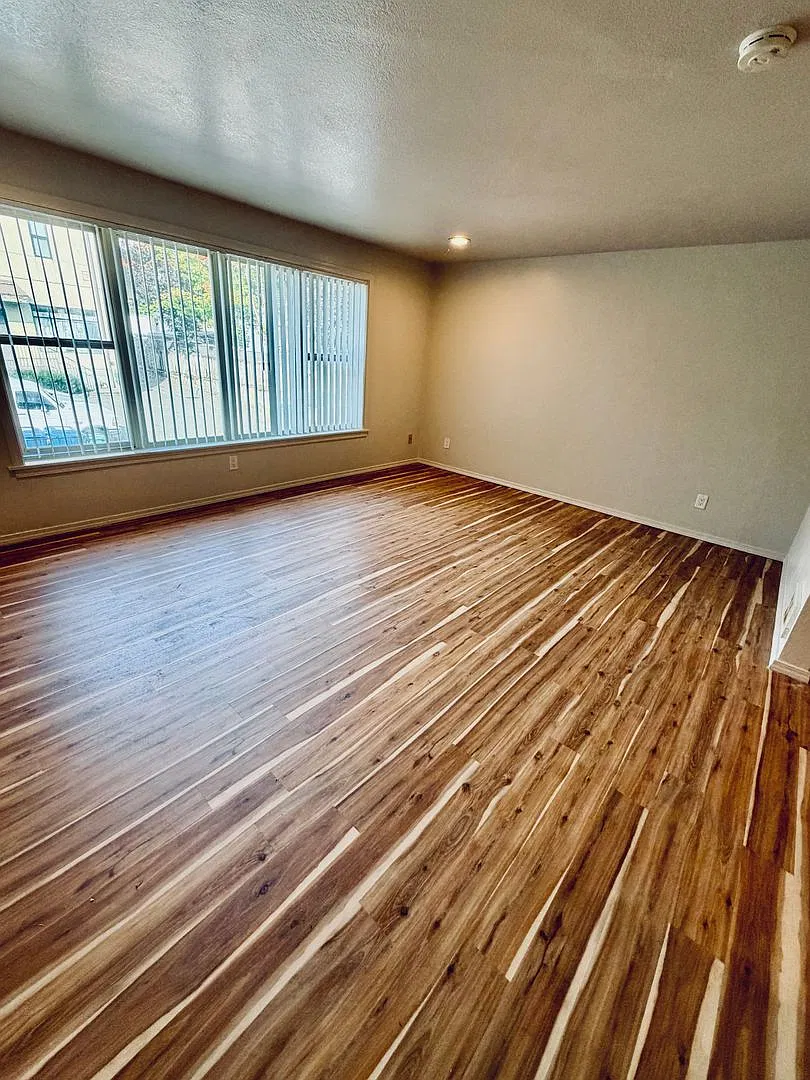 8321 Wabash Duplex — Photo 4
