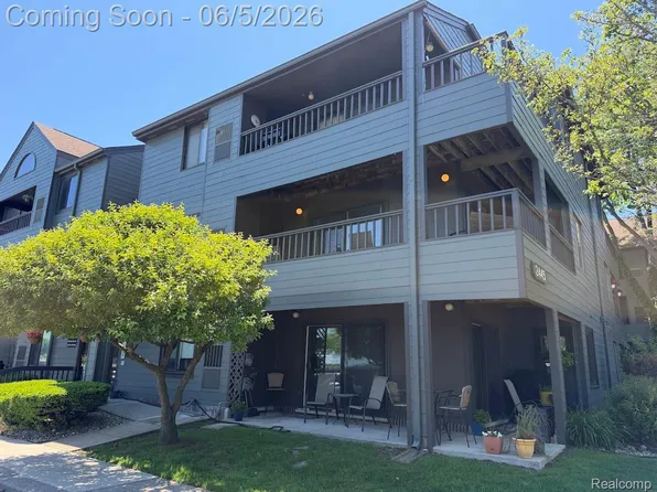 2445 Riverside Dr APT 206, Trenton, MI 48183
