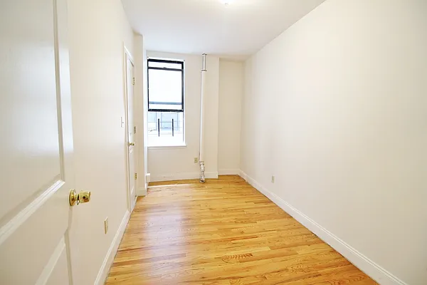 Rented by Julianna Realty Corp | media 23