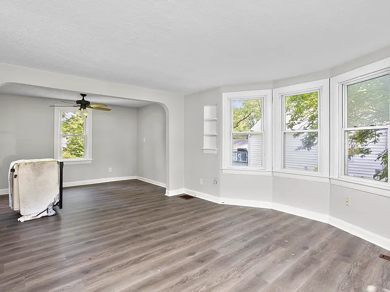 188 Glendola Ave — Photo 4