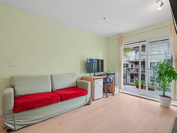 3rd image of 3260 Saint Johns St #309