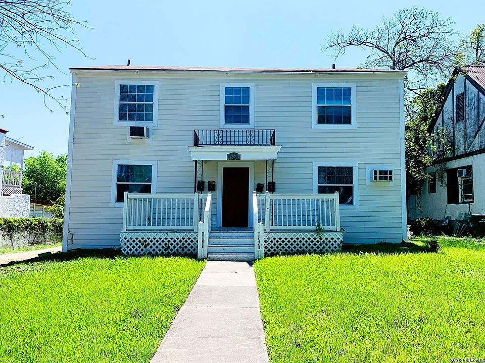 1st image of 1524 W Woodlawn