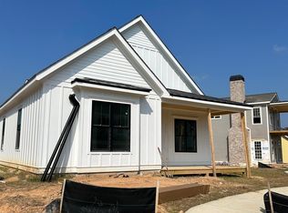 909 Hilltop Park Ct, Dacula, GA 30019