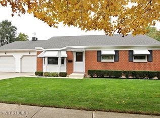 700 Luda St, Elgin, IL 60120