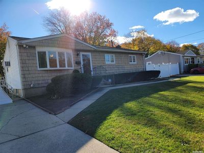 246 Spur Drive S, Bay Shore, NY, 11706