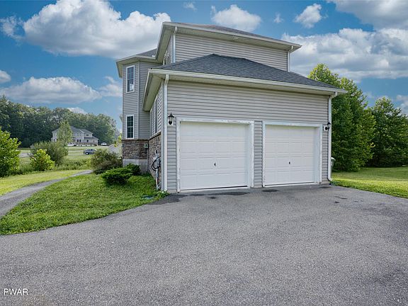 4th image of 217 Courtney Dr