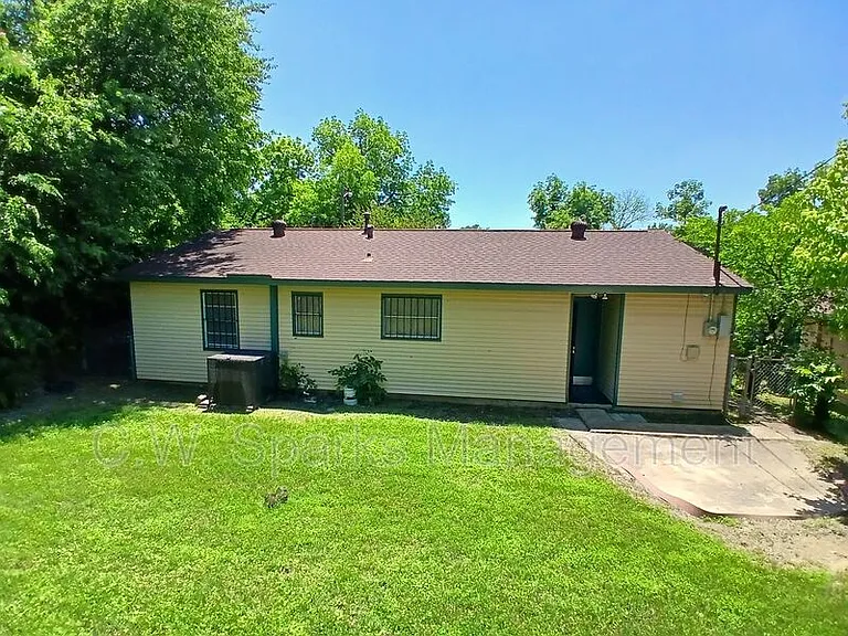 2557 Talco Dr — Photo 4