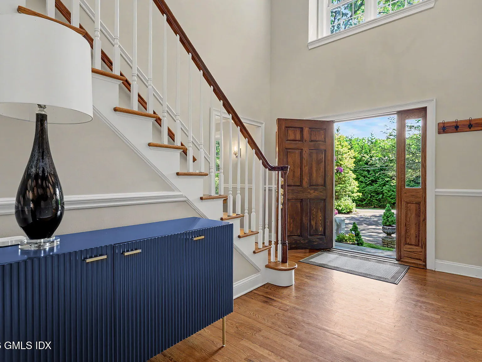 4 bed, 7.0 bath, 6268 sqft, $17,500 — Photo 4