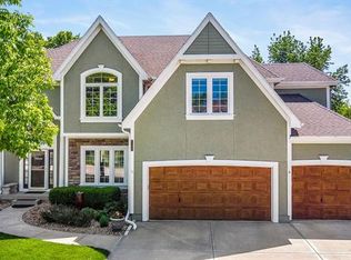 1289 SW Summit Crossing Dr, Lees Summit, MO 64081