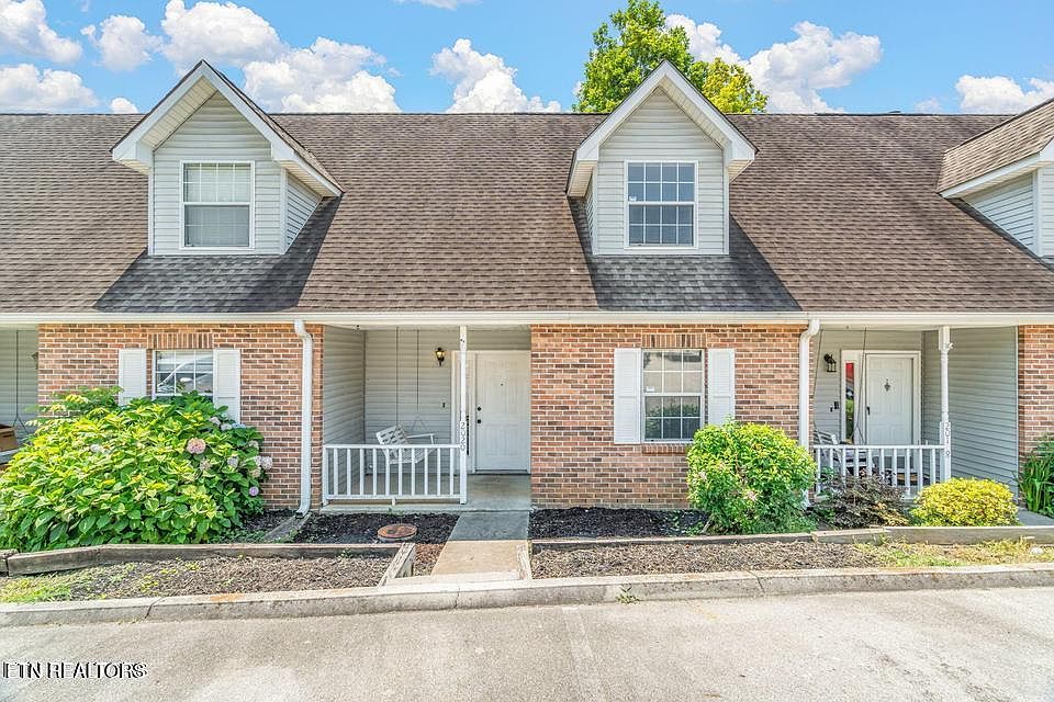 1st image of 2020 Silverbrook Dr #5C