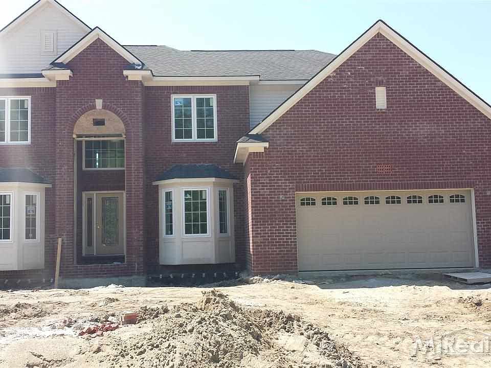 1st image of 1822 Oak Forest Dr E