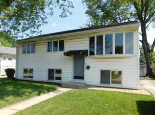 97 N Warrington Rd, Des Plaines, IL 60016