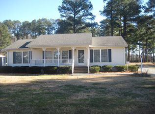 179 Sutton Ave, Reedville, VA 22539