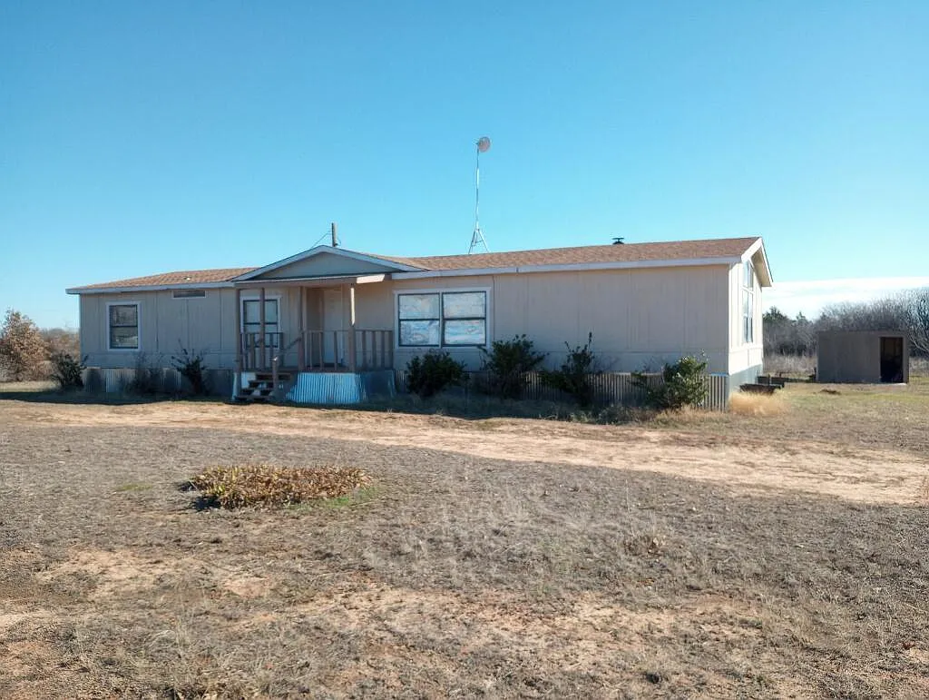 4 bed, 2800 sqft, $1,275 — Photo 3