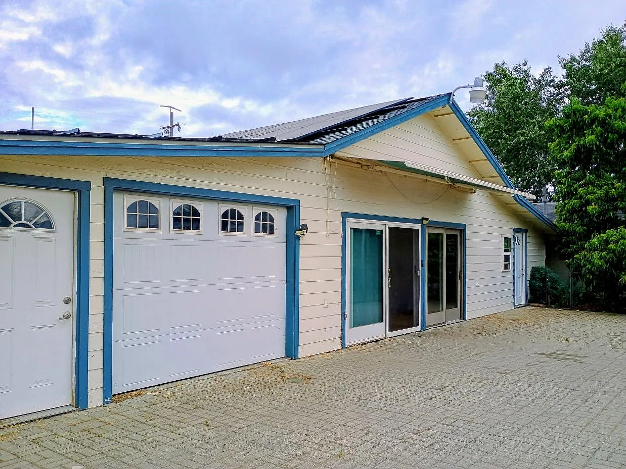 1 bed, 900 sqft, $2,200 — Photo 2