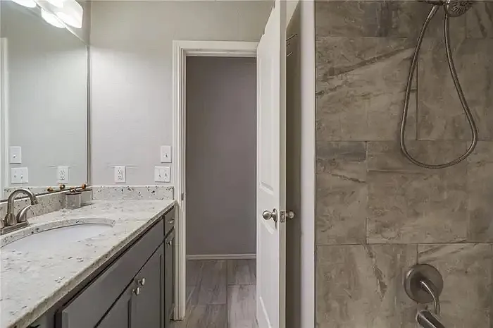 1501 Carlton Way — Photo 21