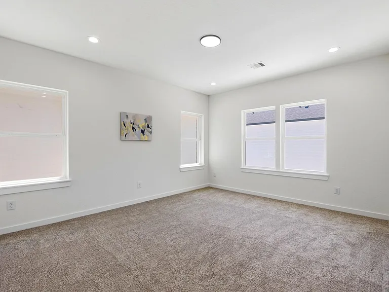 6113 Haight St — Photo 16