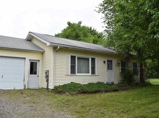 8 Hamilton Dr, Red Hook, NY 12571