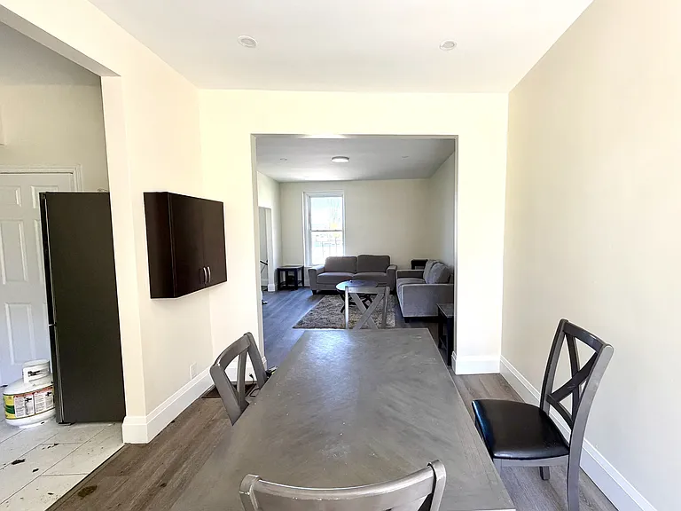 2 Brock St — Photo 9