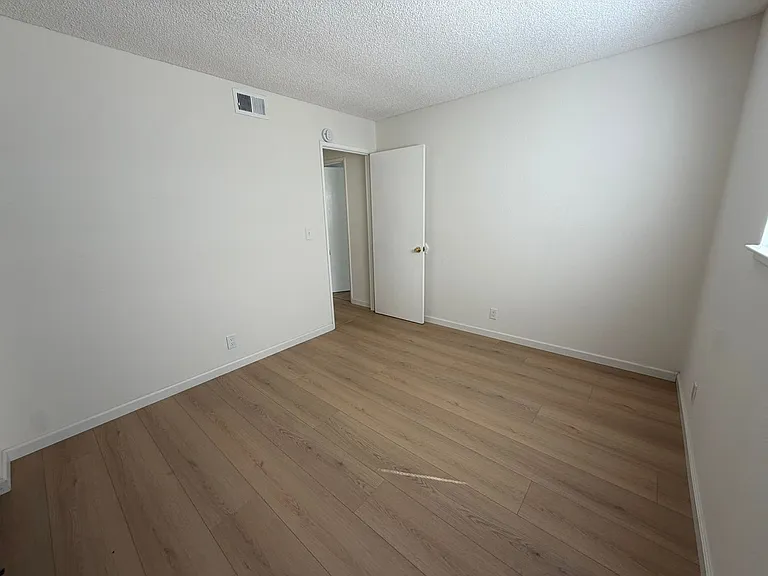 5061 Shell St — Photo 52