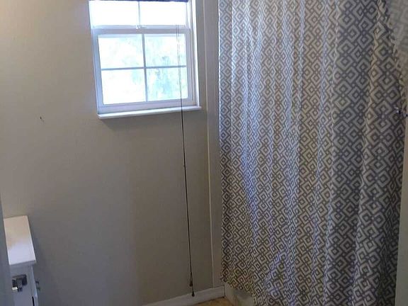 5th image of 1607 N Gordon St