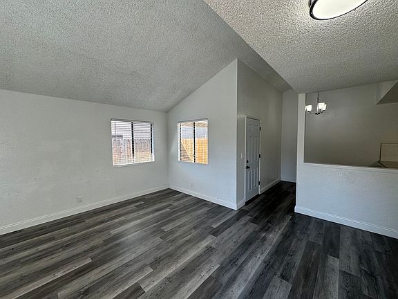 3rd image of 6013 Auburn Oaks Dr