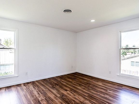 3rd image of 3712 Rockwood Dr