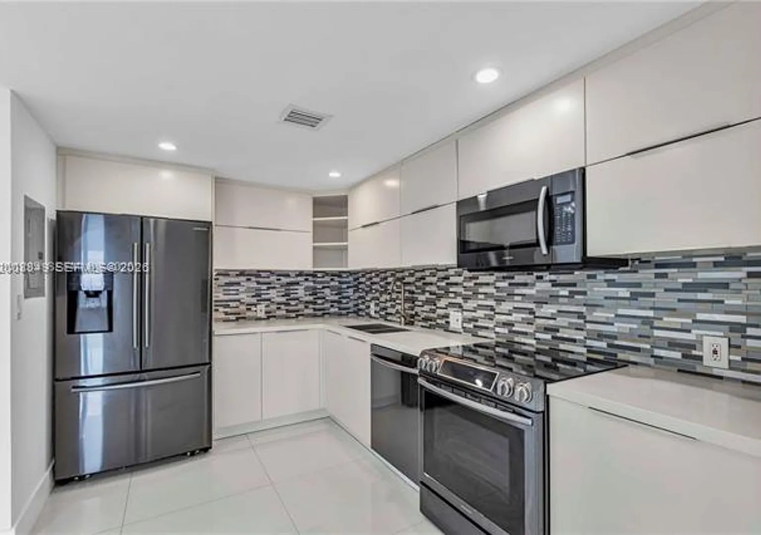 100 Bayview Dr cu-508, Sunny Isles Beach, FL 33160 — Photo 1