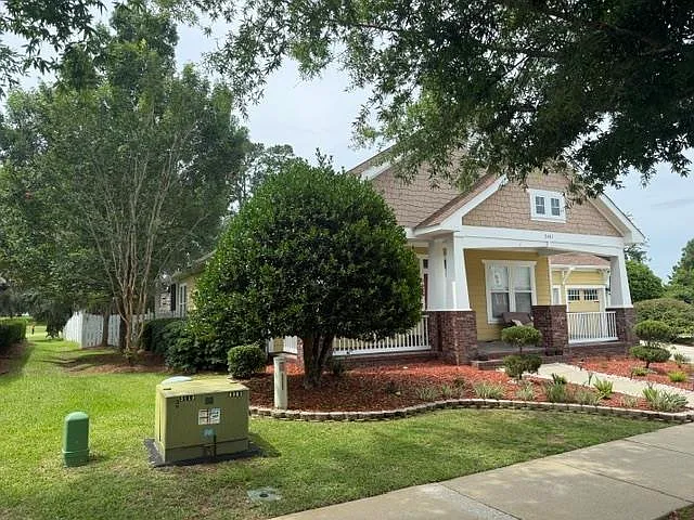 2401 Goldenrod Way — Photo 2