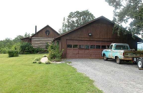 3rd image of 443 Rose Garden Dr