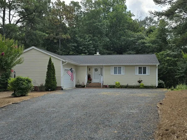161 Edgewater Drive, West End, NC 27376