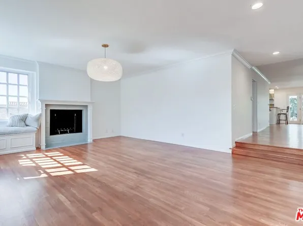 13203 Dewey St, Los Angeles, CA 90066