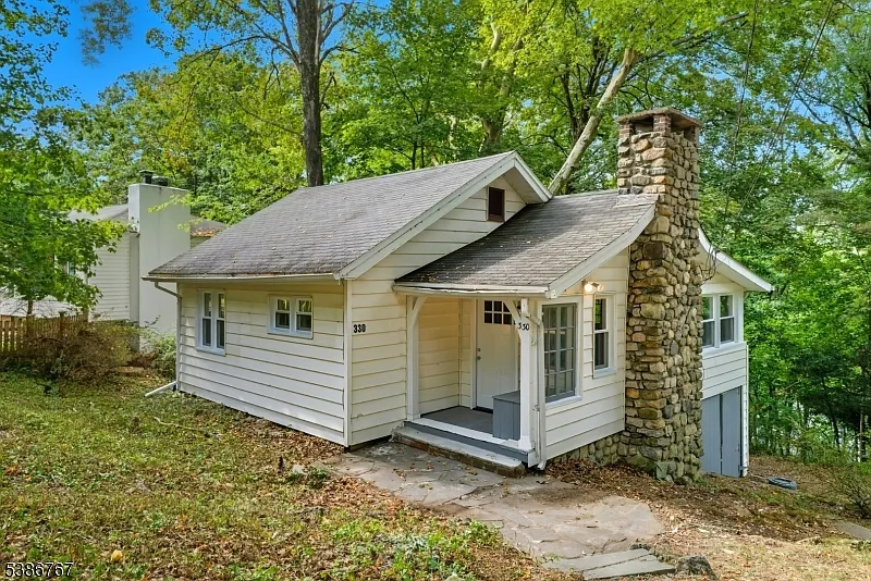 330 Springbrook Trl