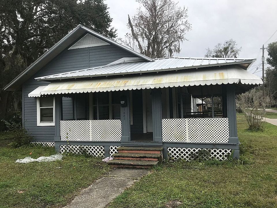 1st image of 1421 Oak St