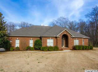 137 Hazelcrest Rd, Hazel Green, AL 35750