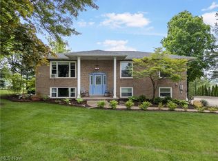 14500 Louisville St NE, Paris, OH 44669